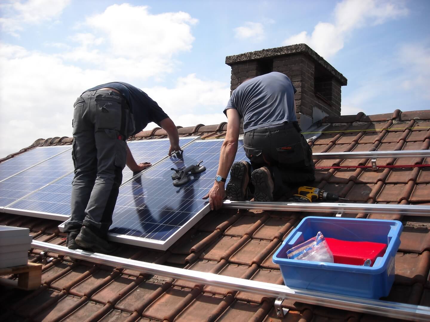 Asphalt Roof Cleaning & Repairing Do’s